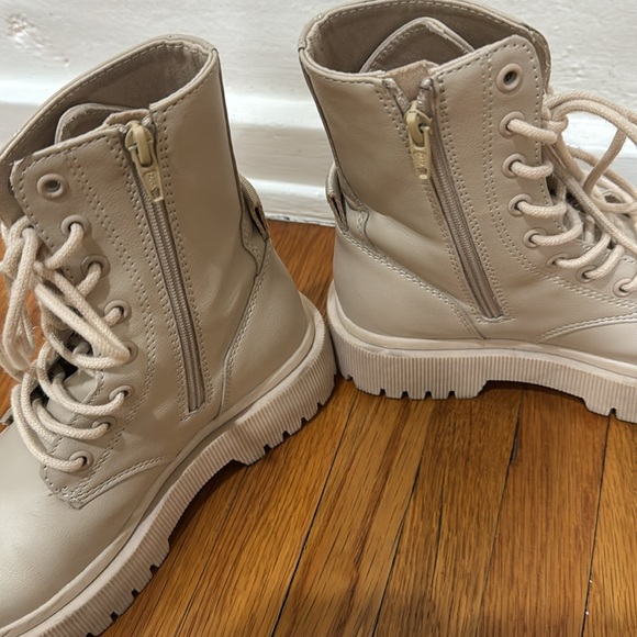 ZARA - KIDS BEIGE LACED ANKLE BOOTS - SIZE 1 - Picture 8 of 11